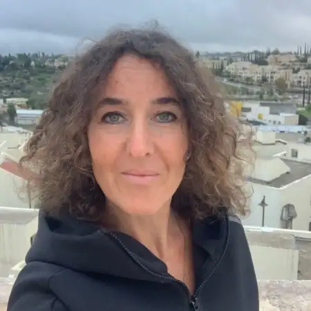 Flo, 54מודיעין