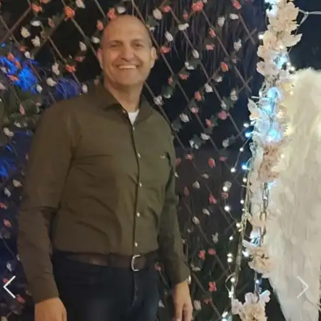 אושיק, 51פתח תקווה