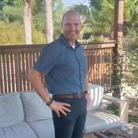 אושיק, 51פתח תקווה 