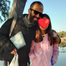 תמונה נתן 1 אני  הבת שלי הגיטרה והגמרא :))